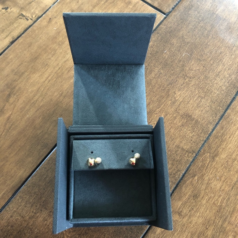 New in Box David Yurman Solari Stud Earrings in 18K Yellow Gold with Diamonds - Picture 5 of 9